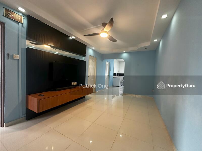 HDB Flat for Sale, 414 Bukit Batok West Avenue 4, SGD 450,000 | 99-year lease