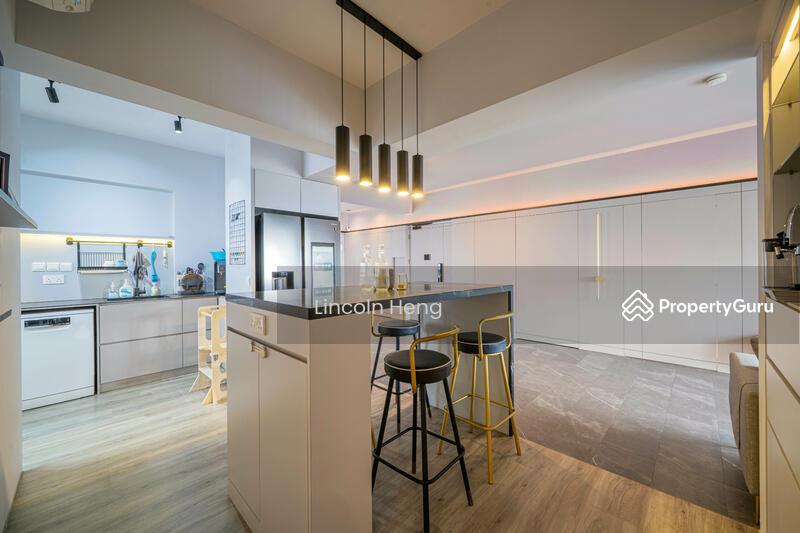 Prop-GPT: HDB Flat: D19 Punggol 406B Northshore Drive