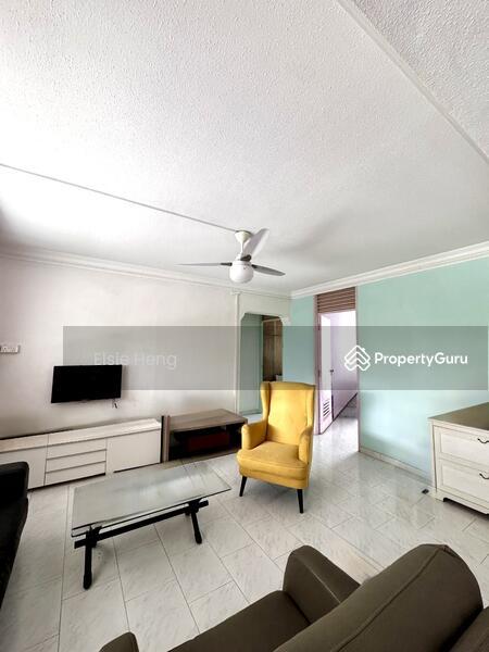 Prop-GPT: HDB Flat: D18  233 Simei Street 4