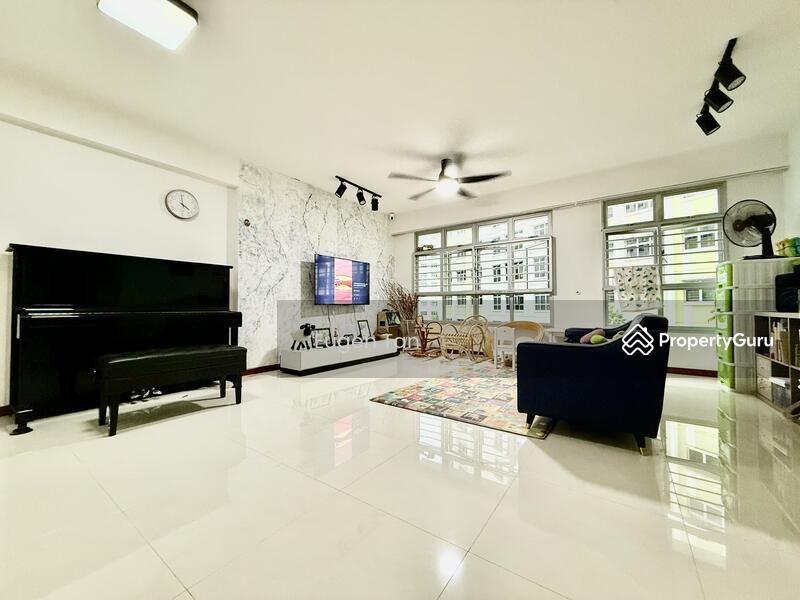 Prop-GPT: HDB Flat: D27 Yishun 674A Fern Grove @ Yishun