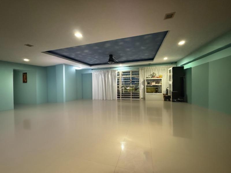 Prop-GPT: HDB Apartment: D27  466A Spring Lodge