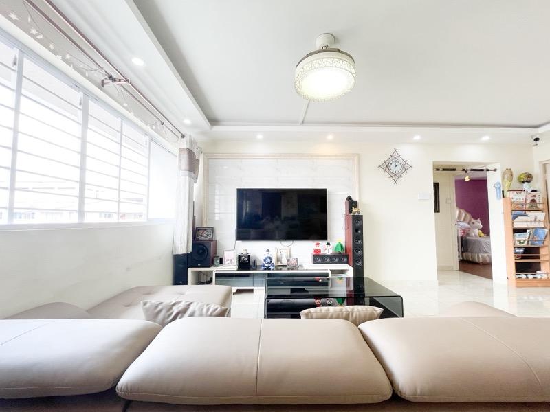Prop-GPT: HDB Apartment: D27 Yishun 757 Yishun Street 72