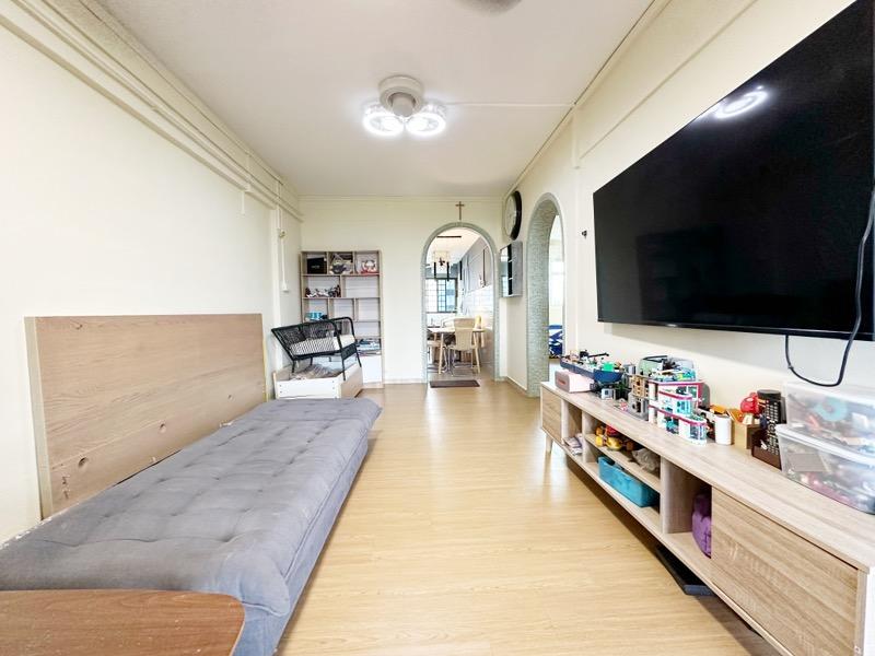 Prop-GPT: HDB Apartment: D16  525 Bedok North Street 3