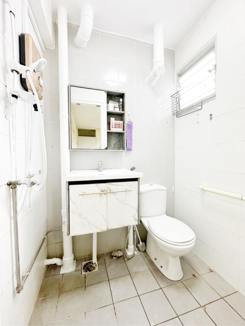 HDB Apartment for Sale, 525 Bedok North Street 3 HDB Apartment For Sale, $428,000, 2 Bed 2 Bath 721 sqft $594.00 psf, SGD 428,000 | 99-year Leasehold