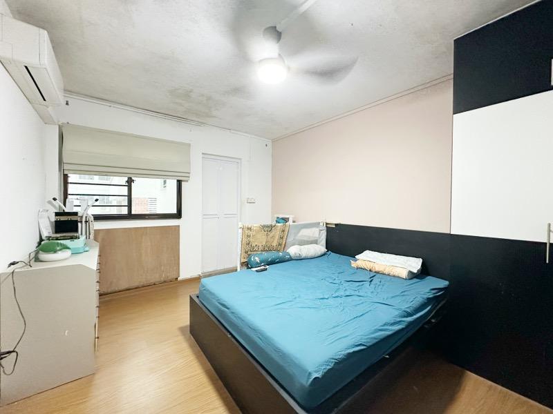 HDB Apartment for Sale, 221 Pending Road HDB Apartment For Sale, $528,000, 3 Bed 2 Bath 1,108 sqft $477.00 psf, SGD 528,000 | 99-year Leasehold