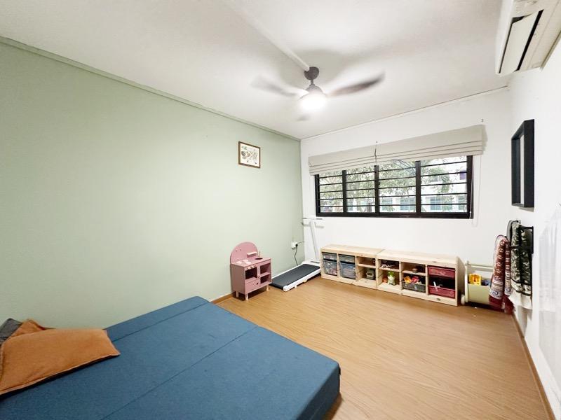 HDB Apartment for Sale, 221 Pending Road HDB Apartment For Sale, $528,000, 3 Bed 2 Bath 1,108 sqft $477.00 psf, SGD 528,000 | 99-year Leasehold