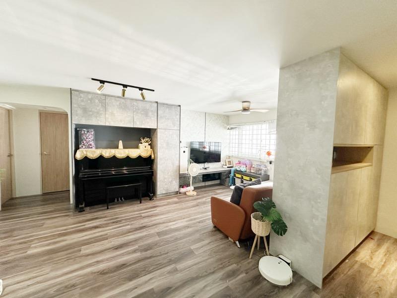 Prop-GPT: HDB Apartment: D18  911 Tampines Street 91