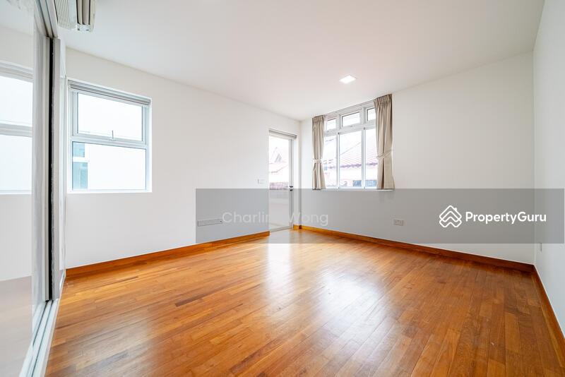 Corner Terrace for Sale: D16, 489790