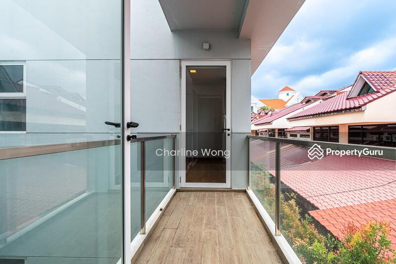 Corner Terrace for Sale: D16, 489790