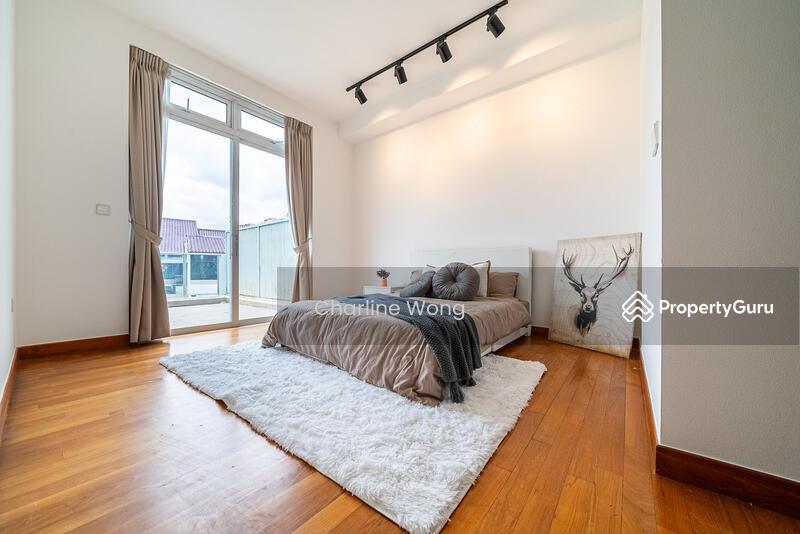 Corner Terrace for Sale: D16, 489790