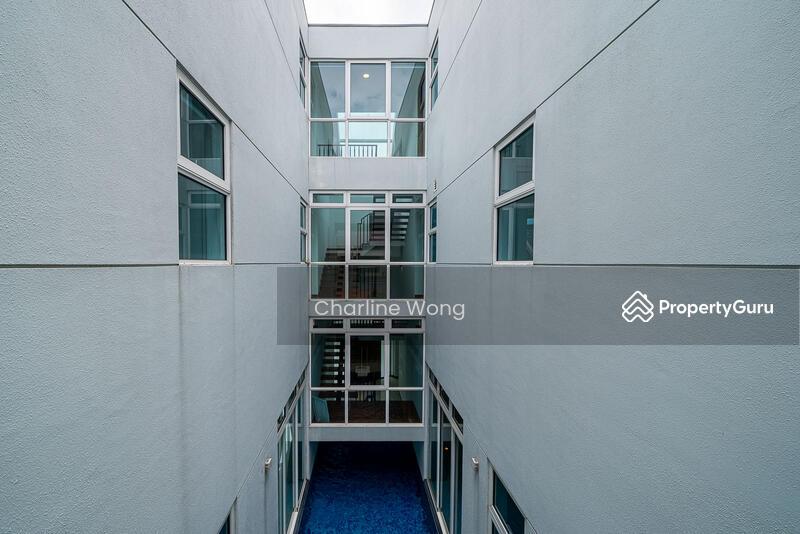 Corner Terrace for Sale: D16, 489790