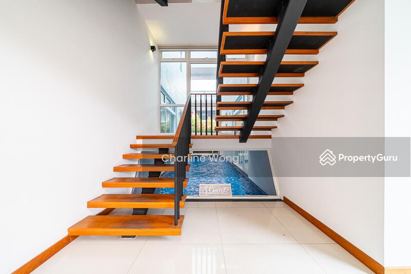 Corner Terrace for Sale: D16, 489790