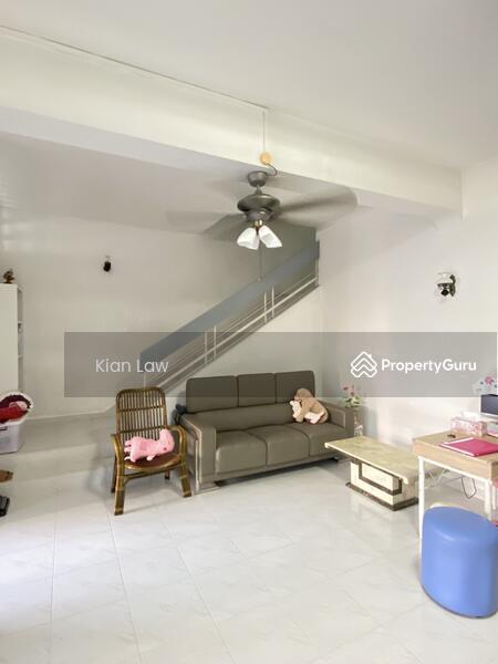 Prop-GPT: Terrace: D20 Ang Mo Kio Mayflower Gardens