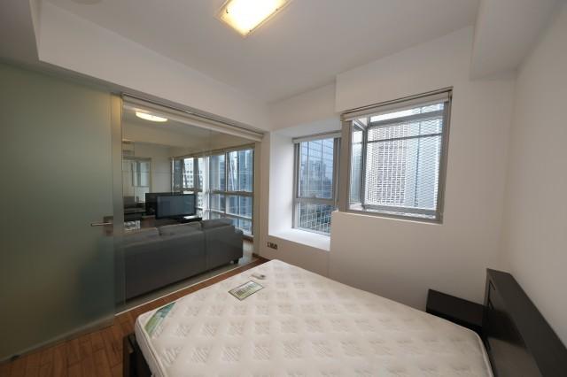 Apartment for Sale, The Clift Apartment For Sale, $1,080,000, 1 Bed 1 Bath 527 sqft $2,049.00 psf, SGD 1,080,000 | 99-year Leasehold