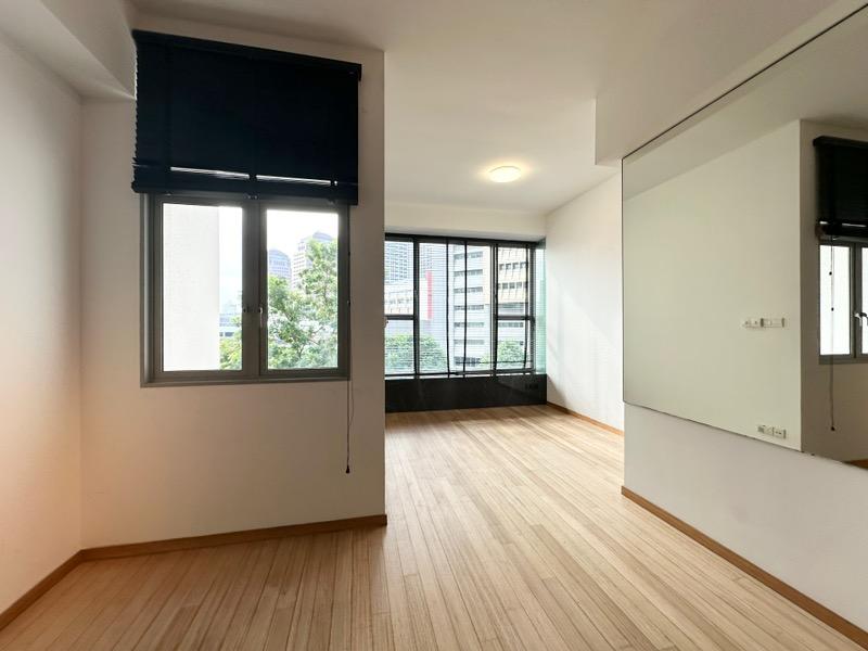 Prop-GPT: Condominium: D09  The Metz