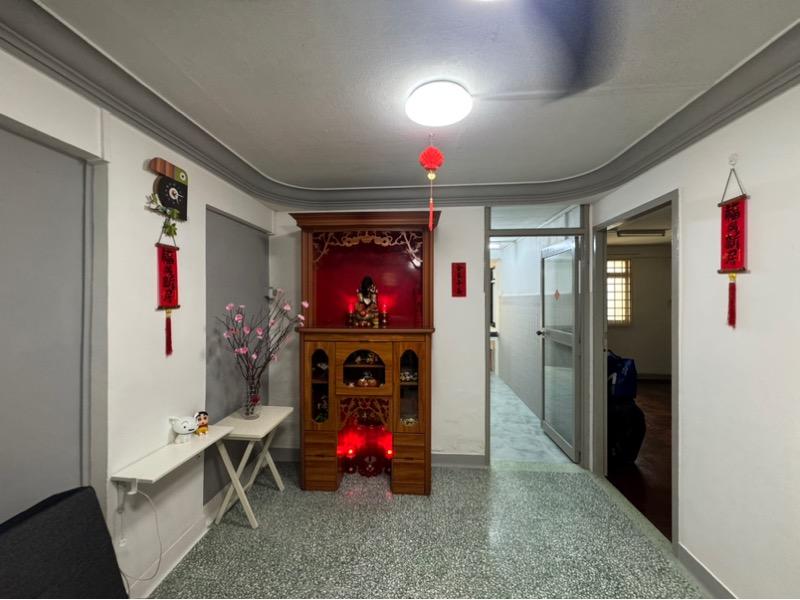Prop-GPT: HDB Apartment: D12  32 Jalan Bahagia