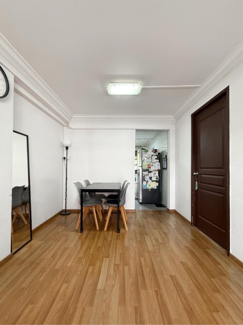 Prop-GPT: HDB Apartment: D10 Holland 2 Ghim Moh Road