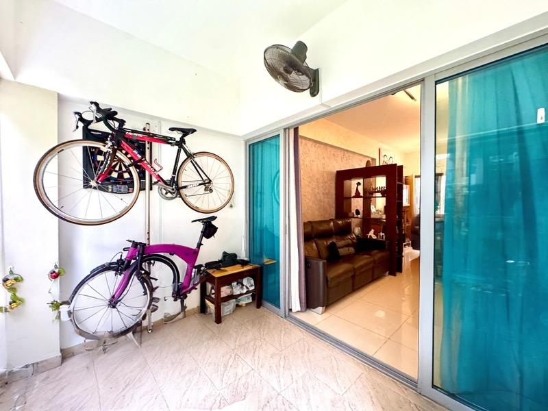 HDB Apartment for Sale, 519B Tampines Central 8 HDB Apartment For Sale, $820,000, 3 Bed 2 Bath 904 sqft $907.00 psf, SGD 820,000 | 99-year Leasehold