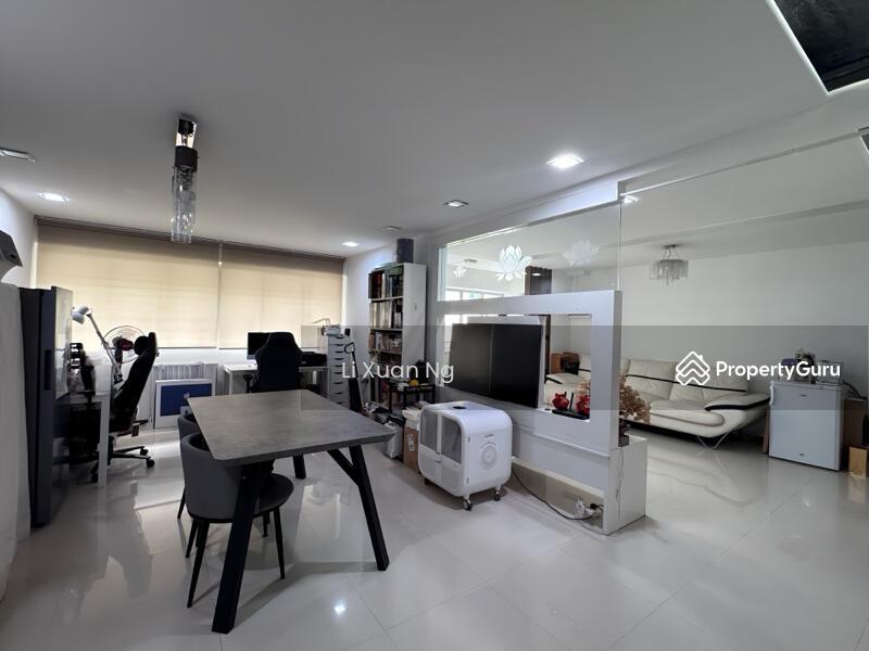 HDB Flat for Sale, 308 Yishun Ring Road, SGD 700,000 | 99-year lease