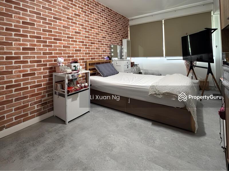 HDB Flat for Sale, 308 Yishun Ring Road, SGD 700,000 | 99-year lease