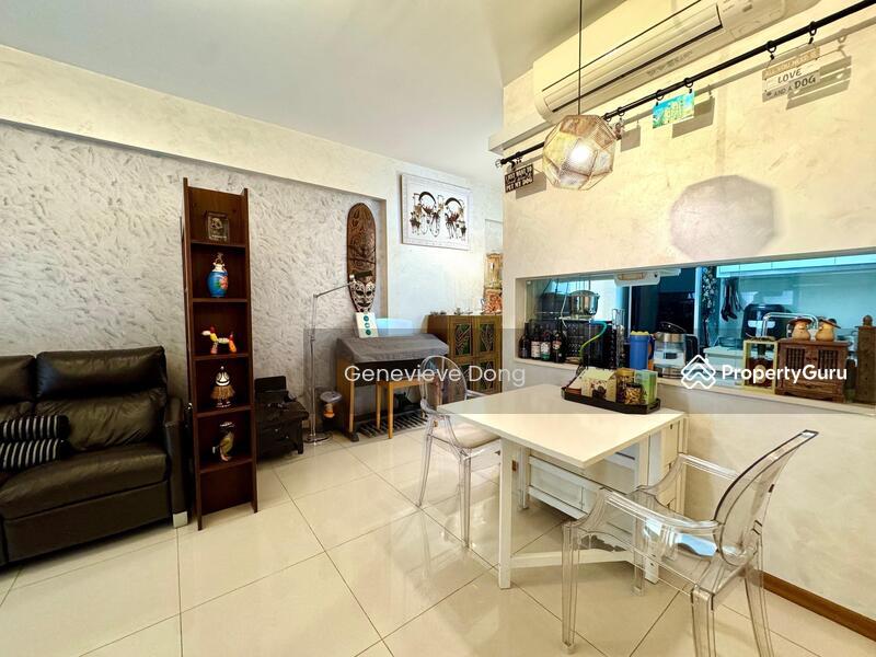 Prop-GPT: HDB Flat: D18  519B Tampines Central 8