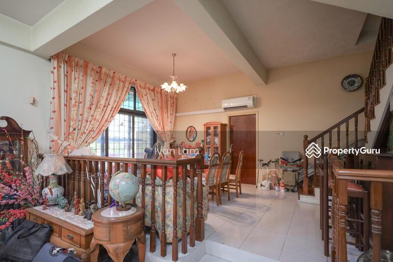Corner Terrace for Sale: D16, 489699