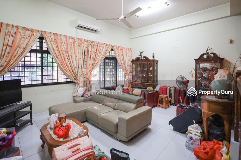 Corner Terrace for Sale: D16, 489699