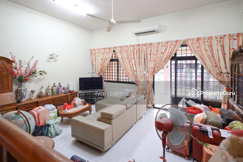 Corner Terrace for Sale: D16, 489699