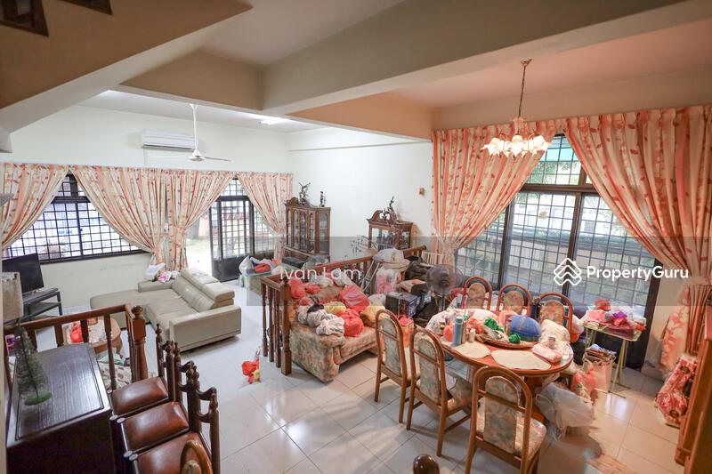 Corner Terrace for Sale: D16, 489699