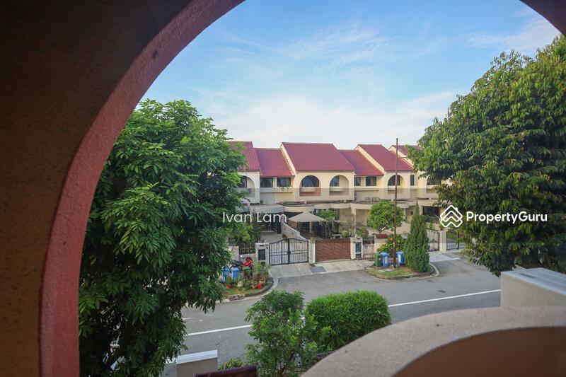 Corner Terrace for Sale: D16, 489699