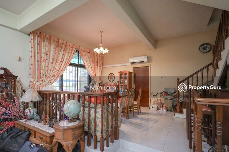 Corner Terrace for Sale: D16, 489699