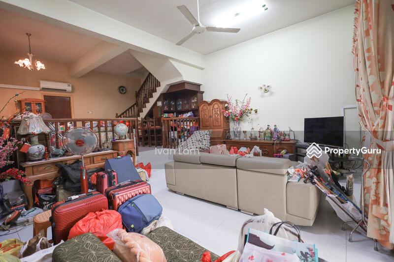 Corner Terrace for Sale: D16, 489699