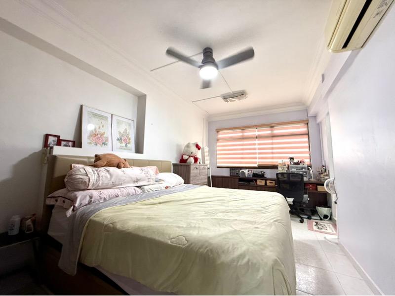 623 Woodlands Drive 52 HDB Apartment For Sale, $560,000, 3 Bed 2 Bath 1,097 sqft $510.00 psf