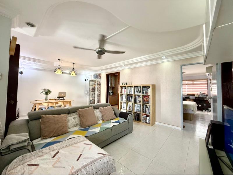 623 Woodlands Drive 52 HDB Apartment For Sale, $560,000, 3 Bed 2 Bath 1,097 sqft $510.00 psf