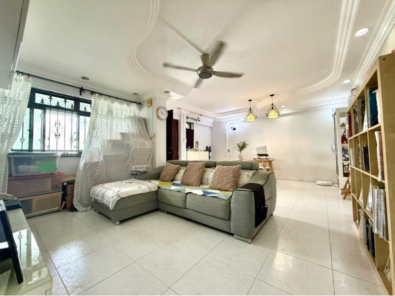 623 Woodlands Drive 52 HDB Apartment For Sale, $560,000, 3 Bed 2 Bath 1,097 sqft $510.00 psf