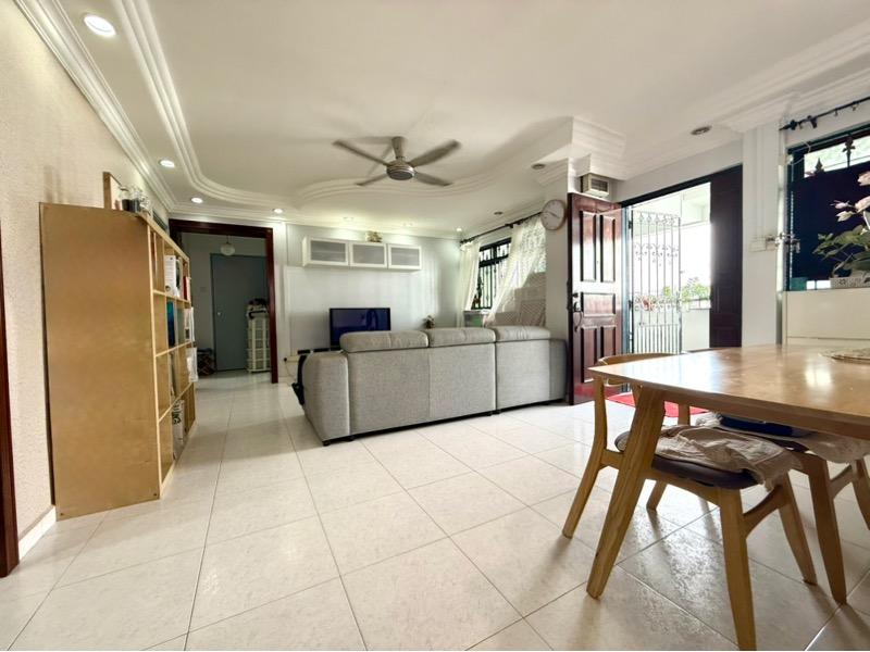 623 Woodlands Drive 52 HDB Apartment For Sale, $560,000, 3 Bed 2 Bath 1,097 sqft $510.00 psf