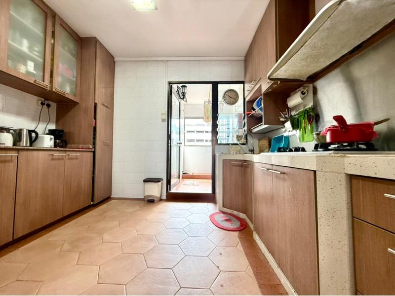 623 Woodlands Drive 52 HDB Apartment For Sale, $560,000, 3 Bed 2 Bath 1,097 sqft $510.00 psf