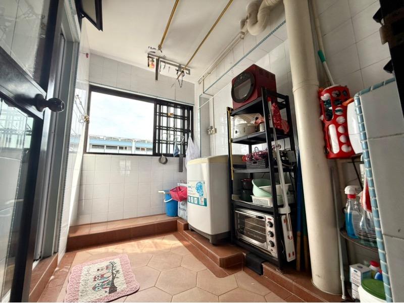 623 Woodlands Drive 52 HDB Apartment For Sale, $560,000, 3 Bed 2 Bath 1,097 sqft $510.00 psf