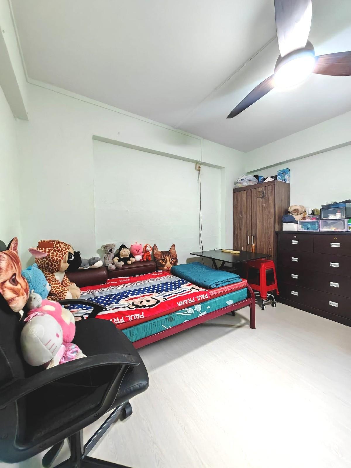 HDB Apartment for Sale, 34 Bedok South Avenue 2 HDB Apartment For Sale, $500,000, 3 Bed 1 Bath 969 sqft $516.00 psf, SGD 500,000 | 99-year Leasehold