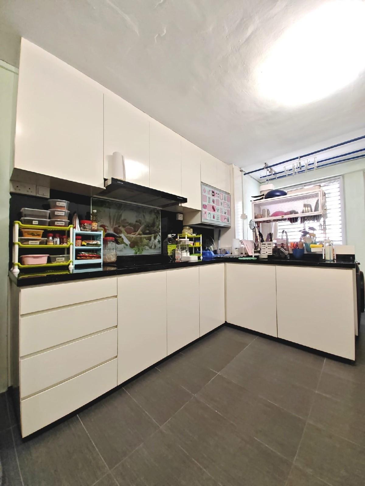 HDB Apartment for Sale, 34 Bedok South Avenue 2 HDB Apartment For Sale, $500,000, 3 Bed 1 Bath 969 sqft $516.00 psf, SGD 500,000 | 99-year Leasehold