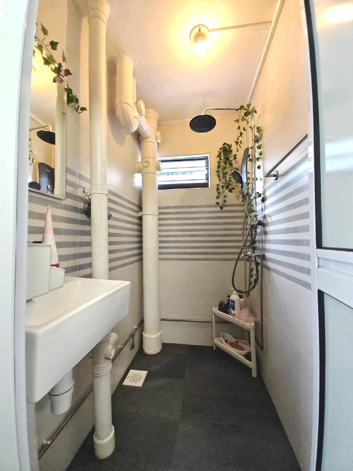 HDB Apartment for Sale, 34 Bedok South Avenue 2 HDB Apartment For Sale, $500,000, 3 Bed 1 Bath 969 sqft $516.00 psf, SGD 500,000 | 99-year Leasehold