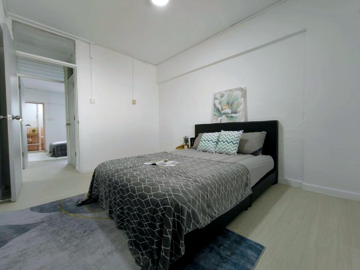 HDB Apartment for Sale, 75 Telok Blangah Drive HDB Apartment For Sale, $428,000, 2 Bed 2 Bath 721 sqft $594.00 psf, SGD 428,000 | 99-year Leasehold