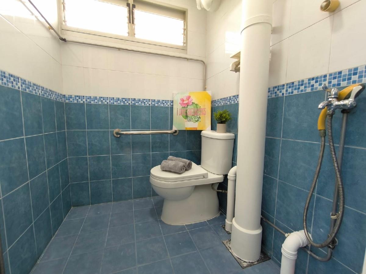 HDB Apartment for Sale, 75 Telok Blangah Drive HDB Apartment For Sale, $428,000, 2 Bed 2 Bath 721 sqft $594.00 psf, SGD 428,000 | 99-year Leasehold