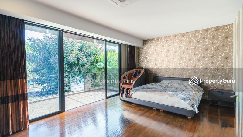 Detached for Sale,  Rare corner f'hold bungalow 3 storey mixed landed zone with development potential @ $1,492 psf, SGD 11,180,000 | Freehold