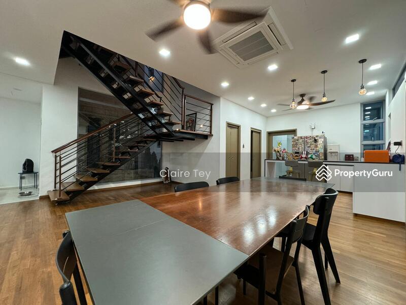 Prop-GPT: Semi-Detached: D28  ** Fresh new exclusive listing ** Beautiful Semi D at Seletar Hills Estate. Newly renovated.