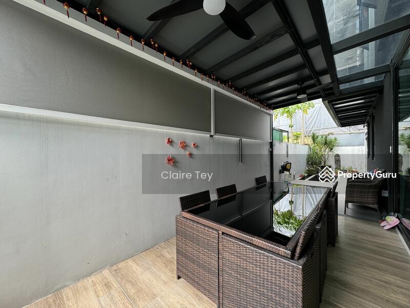 Detached for Sale, D19 Modern Detached with 8 + 1 bedrooms 8 baths. Comes with swimming pool and lift, SGD 8,988,888