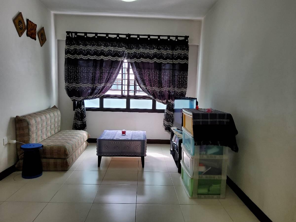 Prop-GPT: HDB Apartment: D22  371 Jurong East Street 32