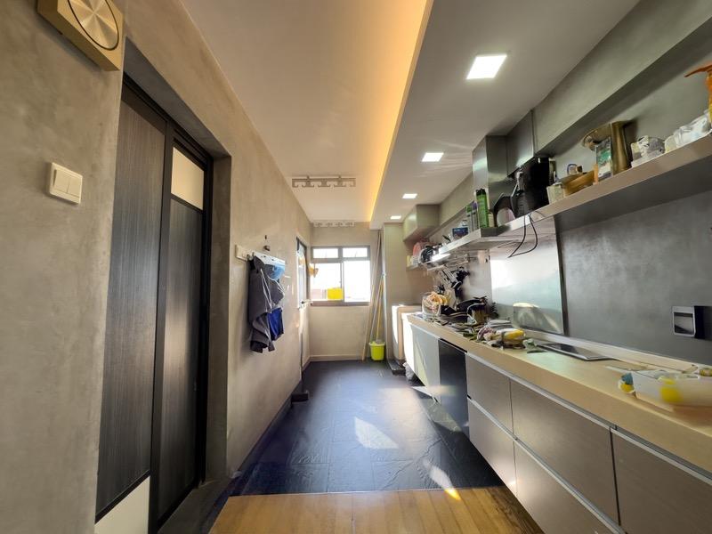 633 Jurong West Street 65 HDB Apartment For Sale, $699,999, 3 Bed 2 Bath 107 sqft $6,542.00 psf