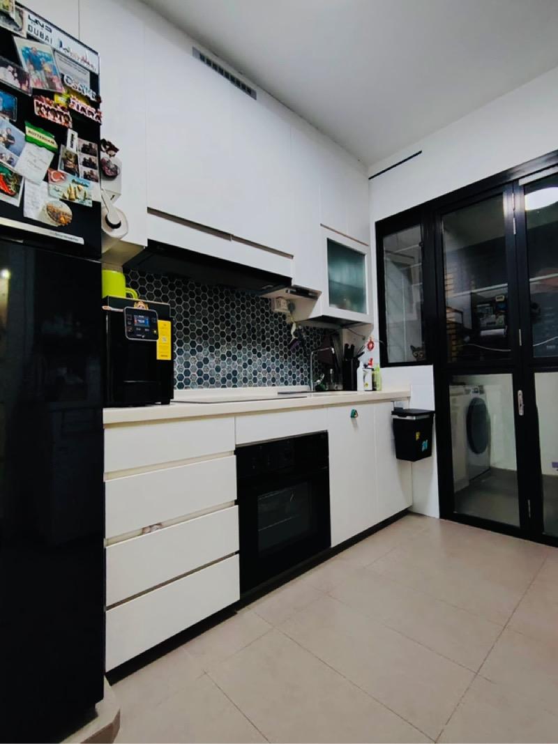464A BUKIT BATOK WEST AVENUE 8 HDB Apartment For Sale, $650,000, 3 Bed 2 Bath 1,001 sqft $649.00 psf