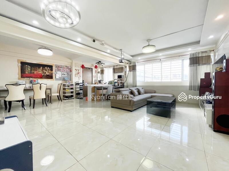 Prop-GPT: HDB Flat: D27 Yishun 757 Yishun Street 72